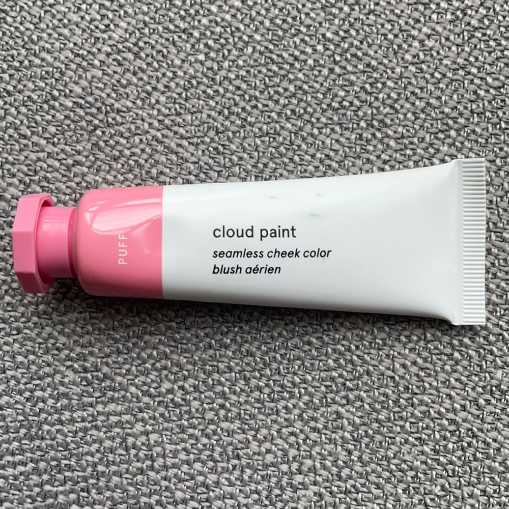 Glossier Cloud Paint in Puff